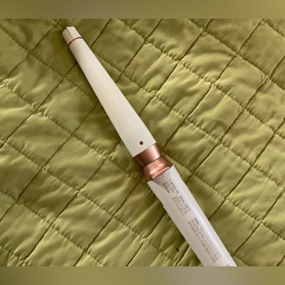 SOLD T3 Interchangeable Curling Wand Set - Picture 9 of 10